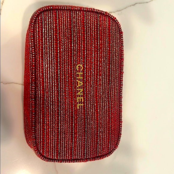 CHANEL Red Makeup Bag New - Picture 1 of 5